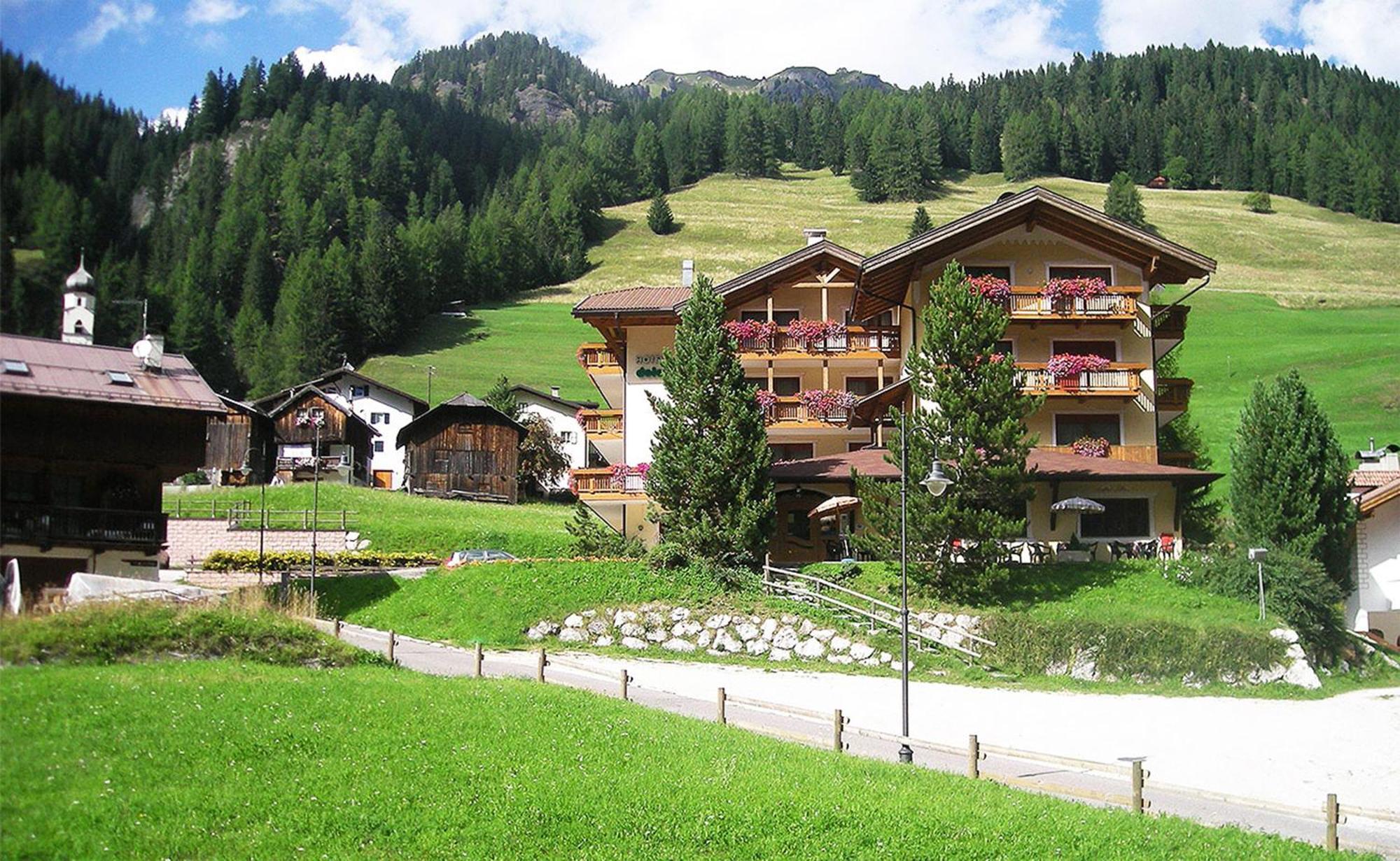 Hotel Dolomites Inn Canazei Buitenkant foto