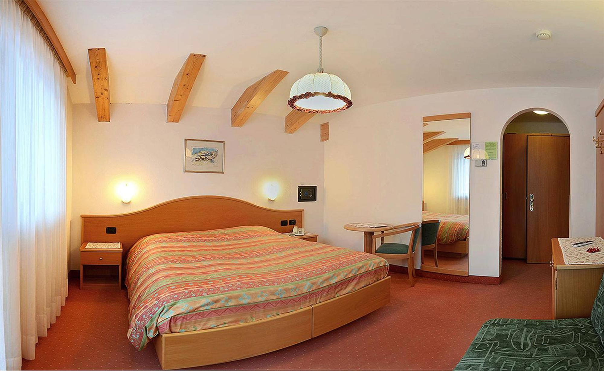Hotel Dolomites Inn Canazei Buitenkant foto