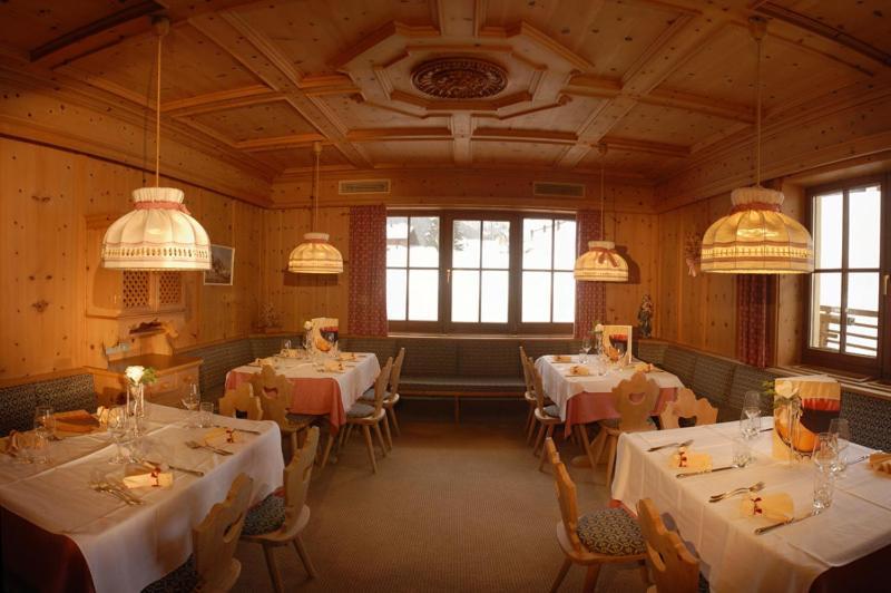 Hotel Dolomites Inn Canazei Buitenkant foto